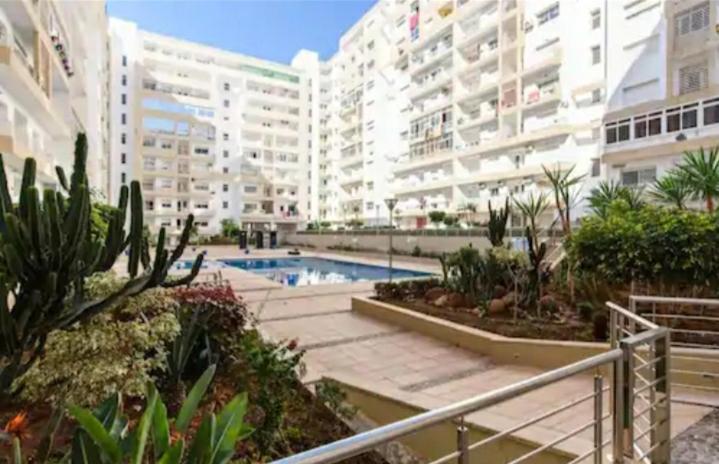 Little With Swimming Pool Appartement *